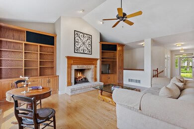 2 El Dorado Ct, Lake In the Hills, IL 60156 - photo 3