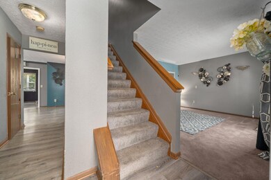 1570 Hansen Ave, Columbus, OH 43224 - photo 6