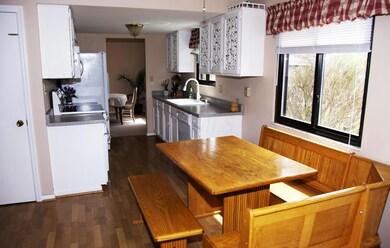 1811 Staffordshire Rd, Columbus, OH 43229 - photo 3