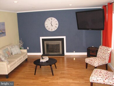 13130 Maltese Ln, Fairfax, VA 22033 - photo 5