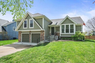 231 SW Albatross Ct, Lees Summit, MO 64082 - photo 3