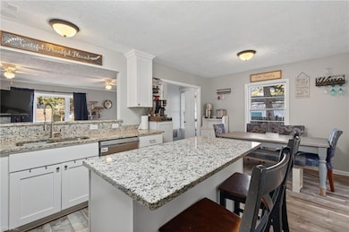 568 Viking Dr, Newport News, VA 23602 - photo 6