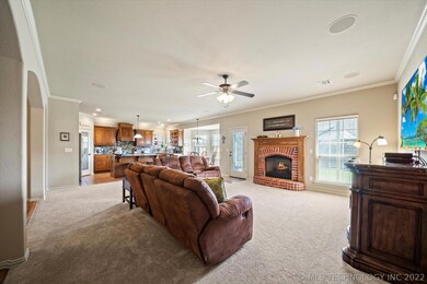 4709 S Poplar Ave, Broken Arrow, OK 74011 - photo 5