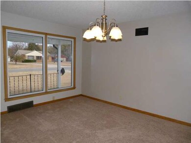 Newer Windows, carpet, updated lighting fixtures, 