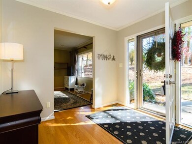 7 Gardenwood Ln, Asheville, NC 28803 - photo 3