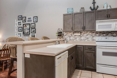 Eat-In Kitchen Bar