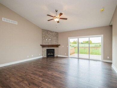 9956 Thorton Dr, Grimes, IA 50111 - photo 4