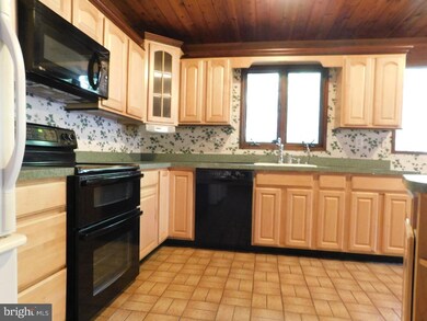 1200 Village Lake Dr, Davidsonville, MD 21035 - photo 7