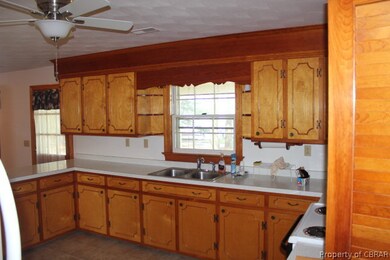 1567 Cobbs Creek Ln, Cobbs Creek, VA 23035 - photo 7