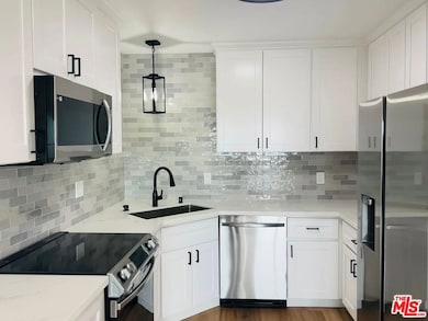 5820 S Mansfield Ave, View Park, CA 90043 - photo 3