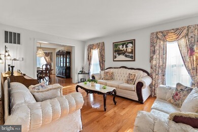 7411 Lake Glen Dr, Glenn Dale, MD 20769 - photo 5