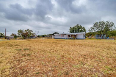 5212 Misty Hollow Dr, Joshua, TX 76058 - photo 2