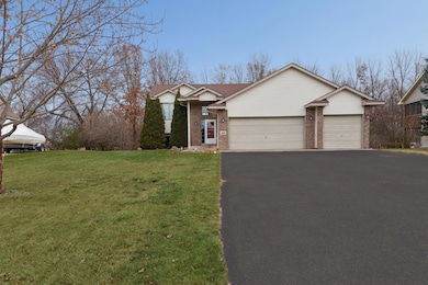 11876 N Meadow Curve, Lindstrom, MN 55045 - photo 2