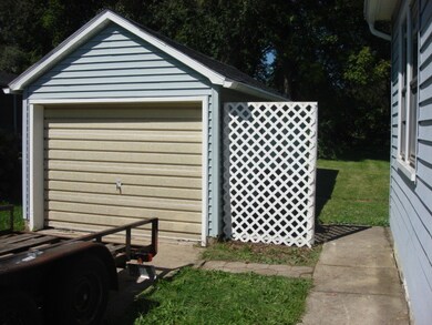 322 Maple St, Oglesby, IL 61348 - photo 4