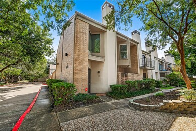 10811 Richmond Ave unit 98, Houston, TX 77042 - photo 2