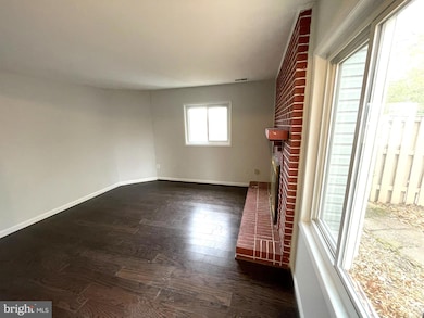 622 Clearwater Ct, Herndon, VA 20170 - photo 6