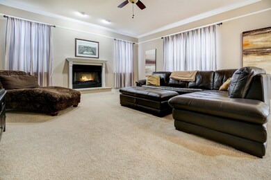 006_Family Room