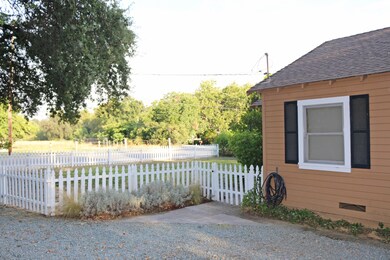 Side:Frontyard