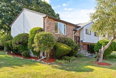 6 Huckleberry Ln, Randolph, MA 02368 - photo 3