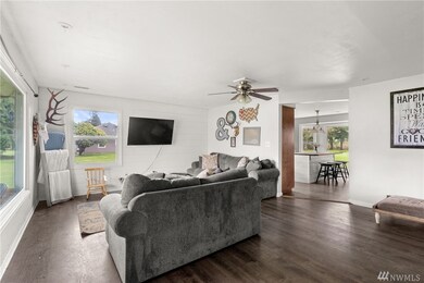 660 Willapa Fourth St, Raymond, WA 98577 - photo 5