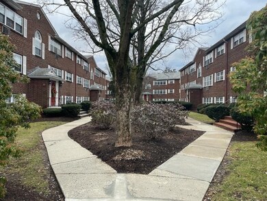 15 Cass St unit 4, West Roxbury, MA 02132 - photo 3