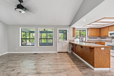 3061 Ruby Dr, Medford, OR 97504 - photo 7