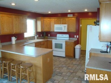 1646 W 66th St, Davenport, IA 52806 - photo 3