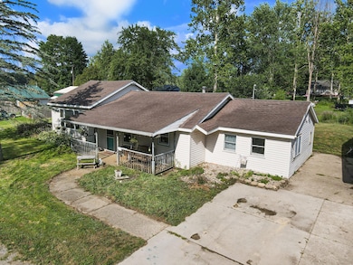 46778 Sycamore Dr, Bangor, MI 49013 - photo 4