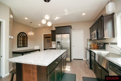 133 Timberwolf Ct, Mankato, MN 56001 - photo 2