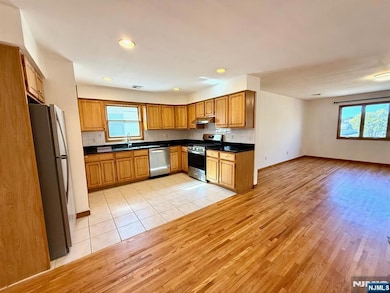 68 Somme St unit 2, Newark, NJ 07105 - photo 4