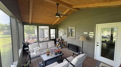 1105 S Benton St, Albany, MO 64402 - photo 6