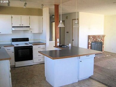 645 Wasco Dr, the Dalles, OR 97058 - photo 4