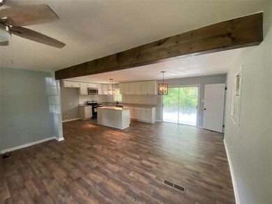 203 E Thomson Dr, Centerville, GA 31028 - photo 6