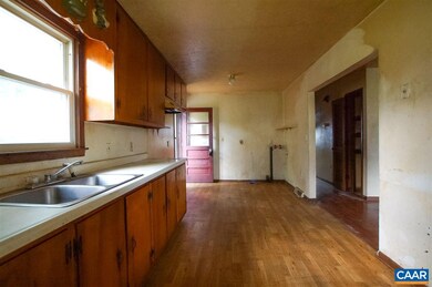 417 N Augusta Ave, Waynesboro, VA 22980 - photo 5