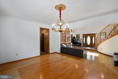 901 E Evesham Rd, Runnemede, NJ 08078 - photo 2