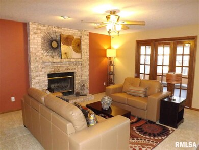 4101 Regency Ct, Davenport, IA 52806 - photo 6