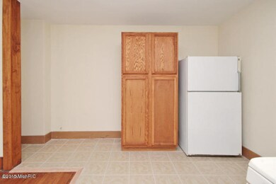 Interior 4