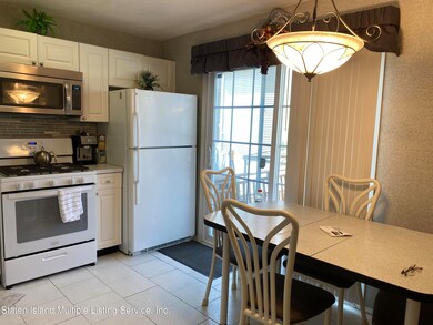 171 Lorraine Loop, Staten Island, NY 10309 - photo 7