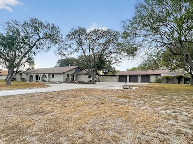 3201 S Brahma Blvd, Kingsville, TX 78363 - photo 2