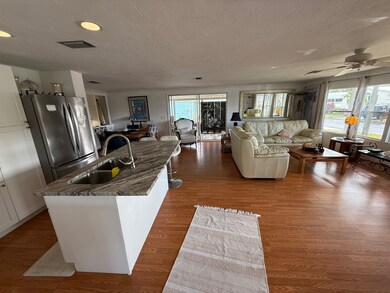 5817 Camelot Dr N unit 120, Sarasota, FL 34233 - photo 6