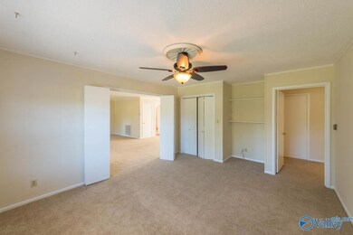 8205 Willowbrook Cir SE unit D, Huntsville, AL 35802 - photo 7