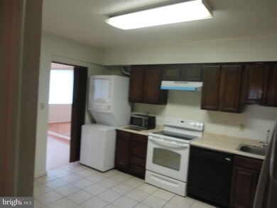 Skyline House unit W 1306, Baileys Crossroads, VA 22041 - photo 7