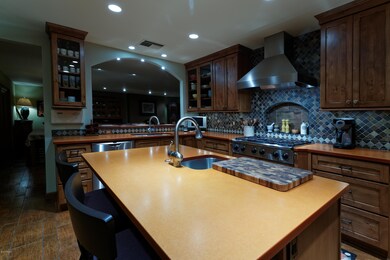 Great Kitchen Island w/Prep Sink