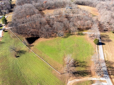 1103 Cowan Rd, Dickson, TN 37055 - photo 7