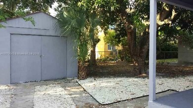 DETATCHED GARAGE 
