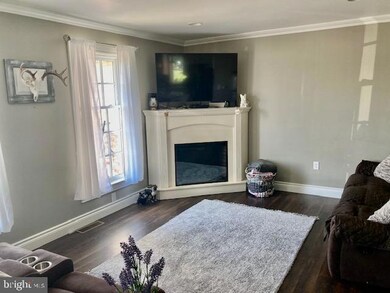 214 E Spruce St, New Holland, PA 17557 - photo 5