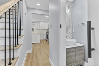 16 Piermont Ct, Melville, NY 11747 - photo 3