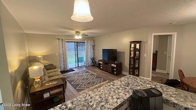 3909 Yardley Ct unit 104, Louisville, KY 40299 - photo 3