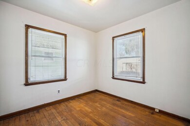 7-web-or-mls-2246-barrymore-ave