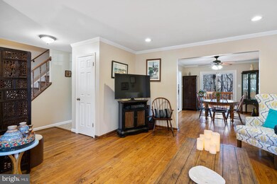 10209 Scarborough Commons Ct, Burke, VA 22015 - photo 7
